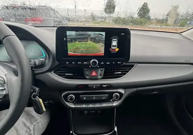 Angebotsdetails Hyundai i30 Kombi Hyundai Wagon Family 1.5 T-GDI MHEV 103 kW (140 PS) 7-Gang-DSG Frontantrieb Engine Red