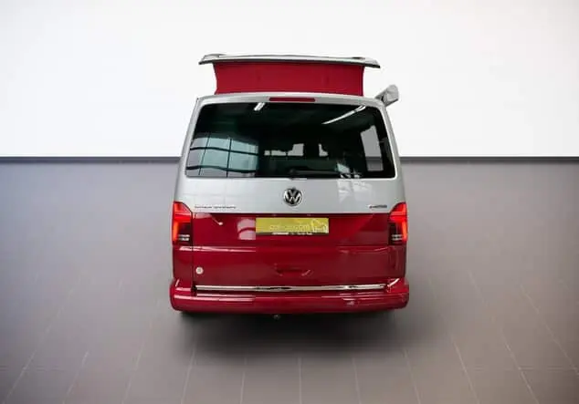 Angebotsdetails Volkswagen California T6.1 California OCEAN 2.0TDI 204PS NP.112T 4M ACC.AHK.STHZG.NAVI+VC.DCC.MARKISE Silber / Rot