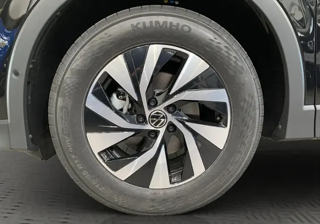 Angebotsdetails Volkswagen Tiguan III Life 1.5 eTSI KLIMA ALU Schwarz (Grenadillschwarz Metallic)