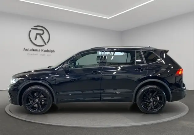 Angebotsdetails Volkswagen Tiguan Allspace 2.0 TDI 4Motion R-Line 'Blac Schwarz (Deep Black Perleffekt)