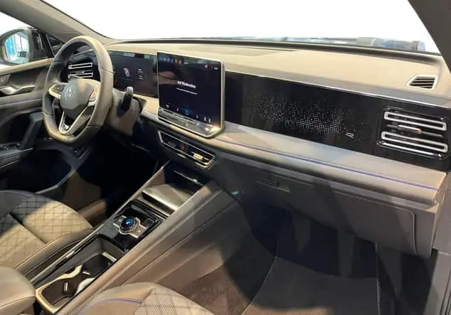 Angebotsdetails Volkswagen Tiguan 1.5 eTSI R-Line ++sofort verfügbar++ Deep black perleffekt