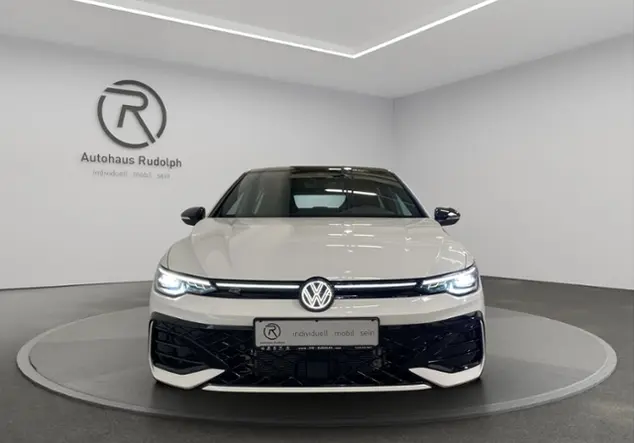 Angebotsdetails Volkswagen Golf VIII 1.5 TSI R-Line 'Black Style' KLIMA WeiÃ (Pure White/Schwarz)