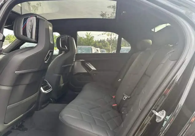 Angebotsdetails BMW 7er BMW 740d 220 kW (299 PS) 8-Gang Steptronic xDrive Saphirschwarz metallic