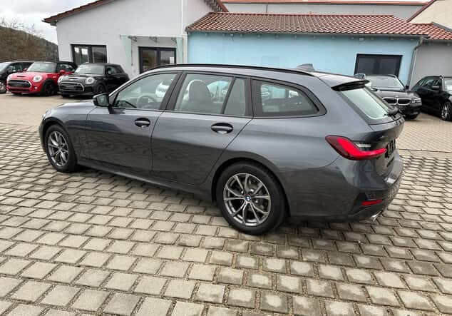 Angebotsdetails BMW 3er 320 d xDrive Sport Line 360° AppleCar, LED, Mineralgrau Metallick