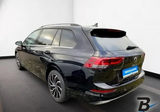 Angebotsdetails Volkswagen Golf VIII Variant 1.5 TSI Style LED.Plus+SHZ+NAV Schwarz