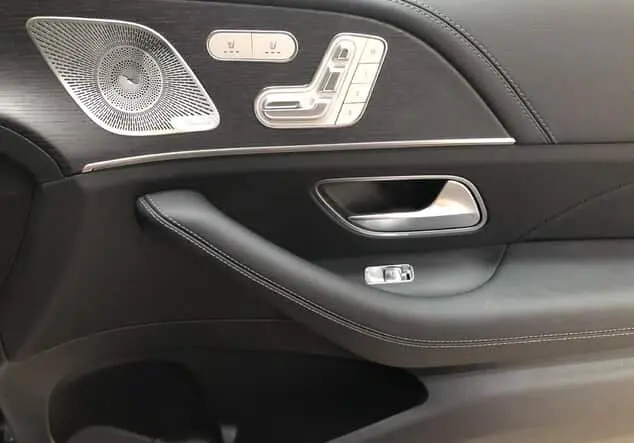 Angebotsdetails Mercedes-Benz GLE 450 4MATIC ++verfügbar ab 24.09.2025++ Schwarzlack obsidianschwarz