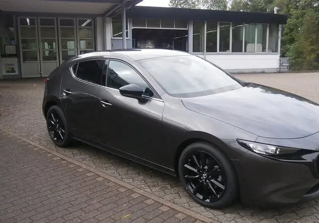 Angebotsdetails Mazda 3 2.5L e-SKYACTIV G 140PS 6AT HOMURA Machine Gray