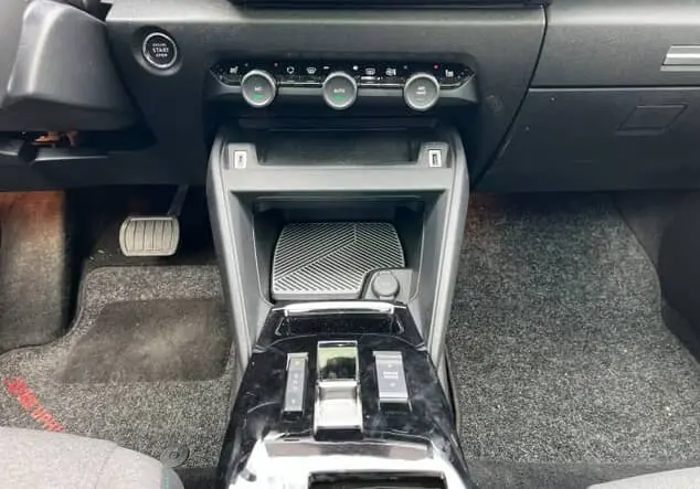 Angebotsdetails Citroen eC4 136 Shine Perla-Nera-Schwarz