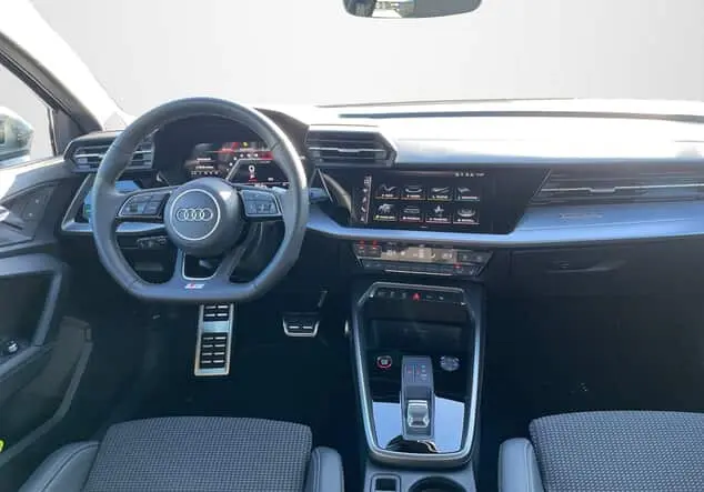 Angebotsdetails Audi S3 Audi S3 Sportback TFSI 228 (310) kW (PS) S tronic Mythosschwarz Metallic