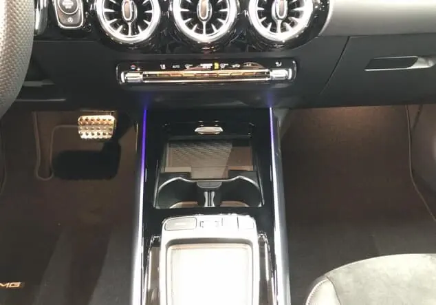 Angebotsdetails Mercedes-Benz GLA 220 4MATIC ++sofort verfügbar++ Metalliclack kosmosschwarz