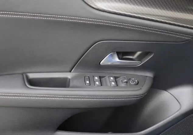 Angebotsdetails Opel Mokka-e e Elegance, Navi, Winter-Paket, Open&Start Kontrast Grau