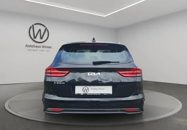 Angebotsdetails Kia Ceed Sportswagon Ultimate Edition 140 Schwarz (Zilinaschwarz)