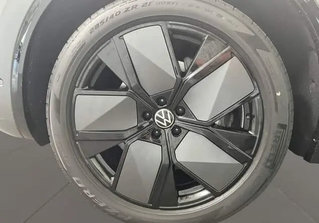 Angebotsdetails Volkswagen Touareg 3.0 V6 TDI R-Line 4Motion ++sofort verfügbar++ Mehrere Farben erhältlich