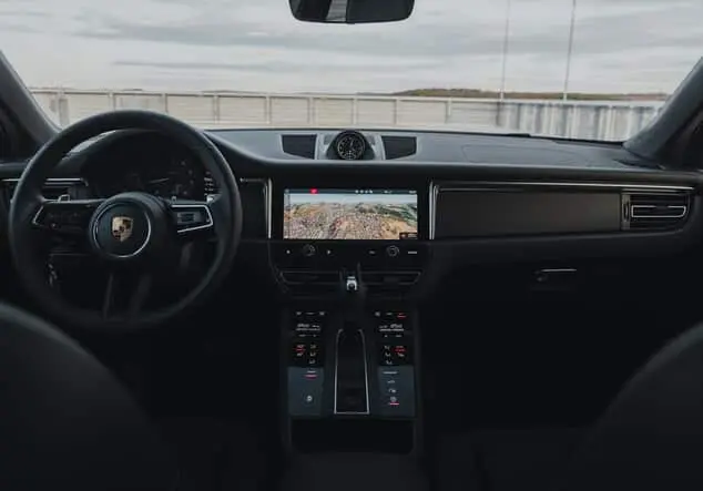 Angebotsdetails Porsche Macan Macan T, Lederpaket, Automatik, Navi, Rückfahrkamera grau