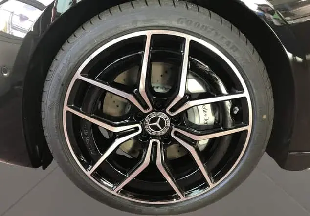 Angebotsdetails Mercedes-Benz C-Klasse 300 4MATIC T-Modell Schwarzlack obsidianschwarz