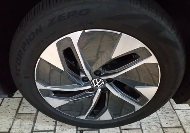 Angebotsdetails Volkswagen ID.4 Pure 55 kWh KLIMA NAVI ALU Schwarz (Grenadillschwarz Metallic)