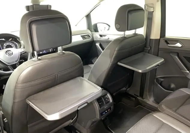 Angebotsdetails Volkswagen Touran 2.0 TDI Active / Grau (Delfingrau Metallic)