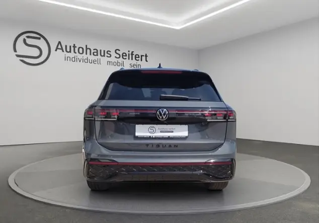 Angebotsdetails Volkswagen Tiguan 1.5 TSI eHybrid 150 kW R-Line Grau (DELFINGRAU)
