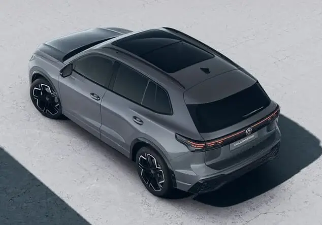 Angebotsdetails Volkswagen Tiguan Volskwagen Tiguan R-Line 1.5 TSI 110 kW (150 PS) 7-Gang-DSG Delfingrau Metallic