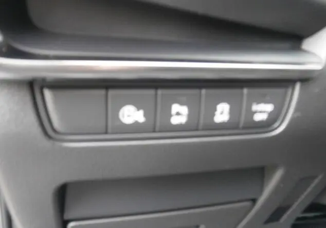 Angebotsdetails Mazda 3 2.5L e-SKYACTIV G 140PS 6AT HOMURA POLYMETAL GRAY