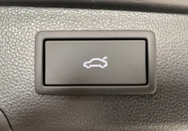 Angebotsdetails Volkswagen Passat Variant B9 2.0 TDI Elegance KLIMA Grau (Diabasgrau Metallic)