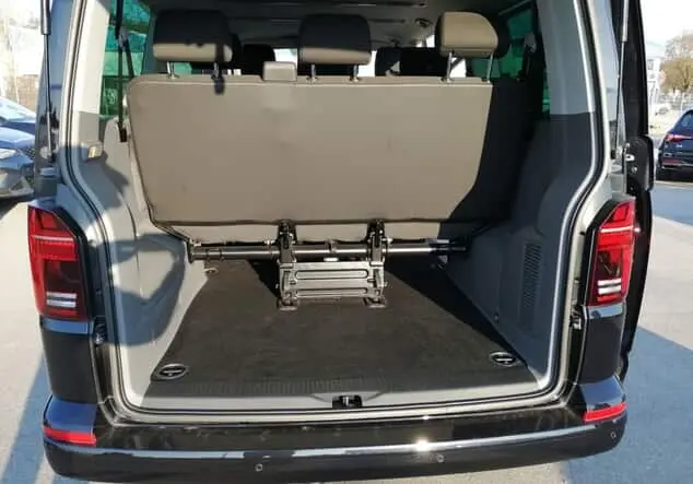 Angebotsdetails Volkswagen Caravelle T6.1 Caravelle COMFORTLINE 2.0TDI 150PS LED.NAVI.STANDHZG.VIRTUAL.KAMERA.PDC Deep Black Perleffekt