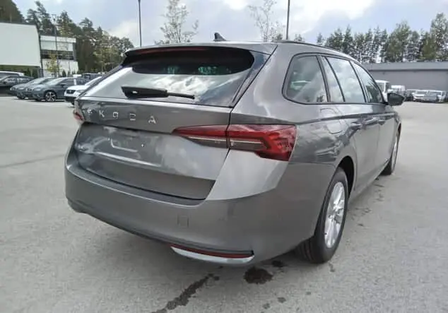 Angebotsdetails Skoda Octavia Skoda Octavia Combi Selection 1.5 TSI mHEV 110 kW (150 PS) 7-Gang-DSG Graphite-Grau Metallic