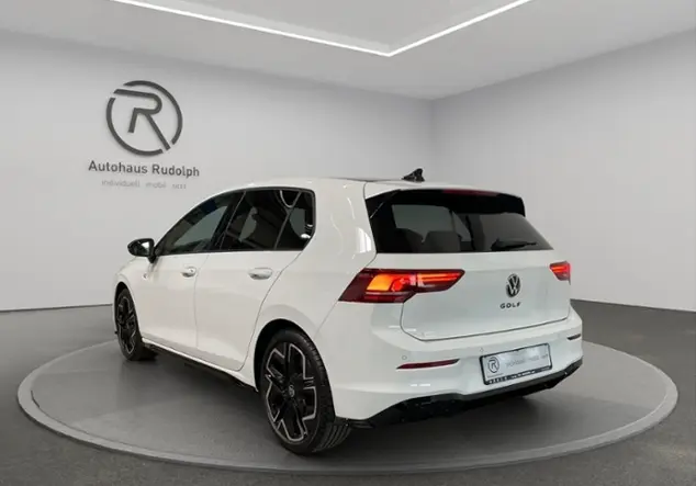 Angebotsdetails Volkswagen Golf VIII 1.5 TSI R-Line 'Black Style' KLIMA WeiÃ (Pure White/Schwarz)