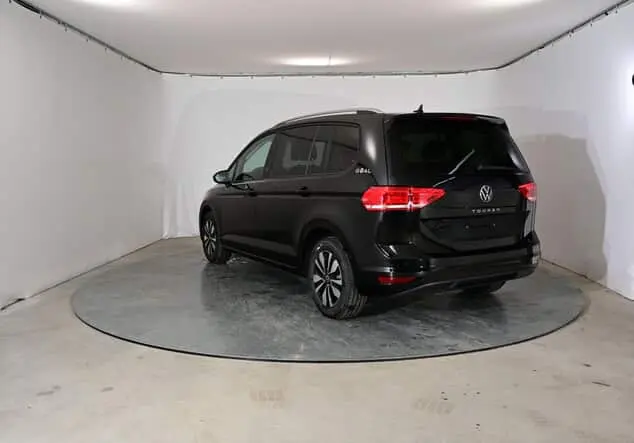 Angebotsdetails Volkswagen Touran Volkswagen Touran GOAL 1.5 TSI 110 kW (150 PS) 7-Gang-DSG Grenadillschwarz Metallic