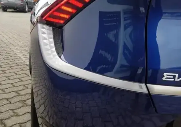Angebotsdetails Kia EV6 Yachtblaumet.
