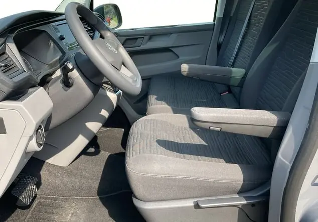 Angebotsdetails Volkswagen T6 9-Sitzer, kurzer Radstand, Diesel Grau