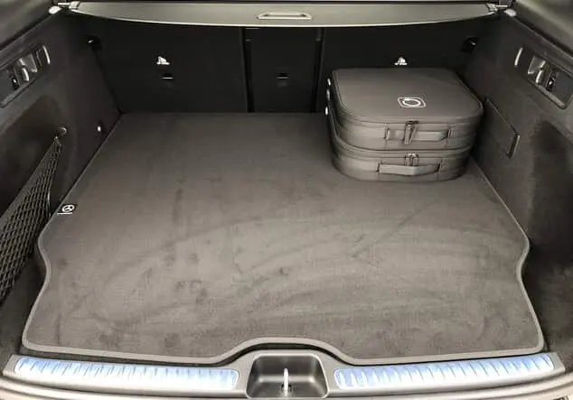 Angebotsdetails Mercedes-Benz GLC 300 de 4MATIC mit EQ Hybrid ++sofort verfügbar++ Metalliclack obsidianschwarz