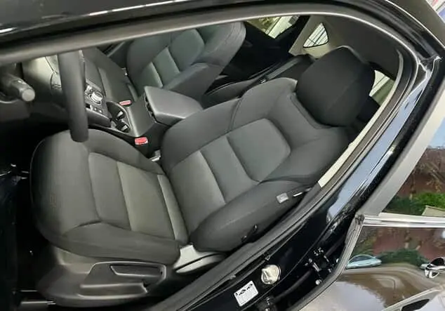 Angebotsdetails Mazda CX-5 CX-5 2023 5WGN 2.5L e-SKYACTIV G 194ps 6AT AD'VANTAGE schwarz