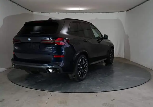 Angebotsdetails BMW X5 BMW X5 40d 259 kW (352 PS) 8-Gang Steptronic xDrive M Carbonschwarz metallic