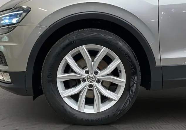 Angebotsdetails Volkswagen Tiguan 2.0 TDI Highline / Silber (Tungsten Silver Metallic)