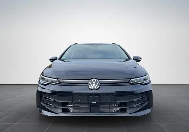 Angebotsdetails Volkswagen Golf Golf Variant Life 2,0 l TDI SCR 110 kW (150 PS) 7-Gang-Doppelkupplungsgetriebe Grenadillschwarz Metallic