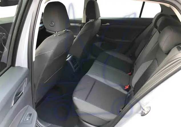 Angebotsdetails Volkswagen Golf Active Mondsteingrau