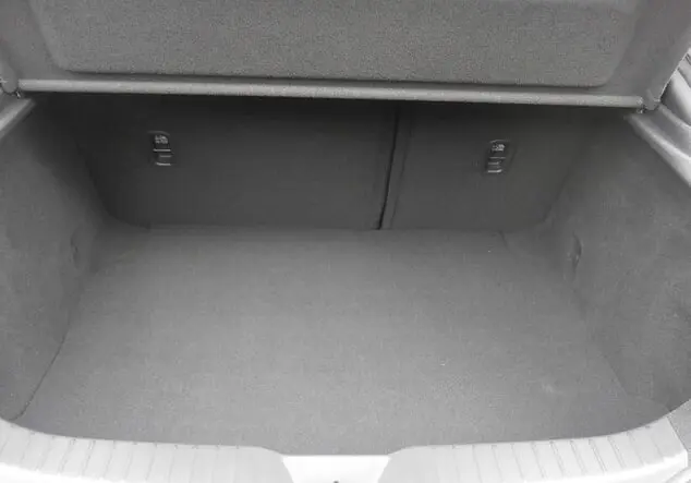 Angebotsdetails Mazda 3 2.5L e-SKYACTIV G 140PS 6AT HOMURA Machine Gray