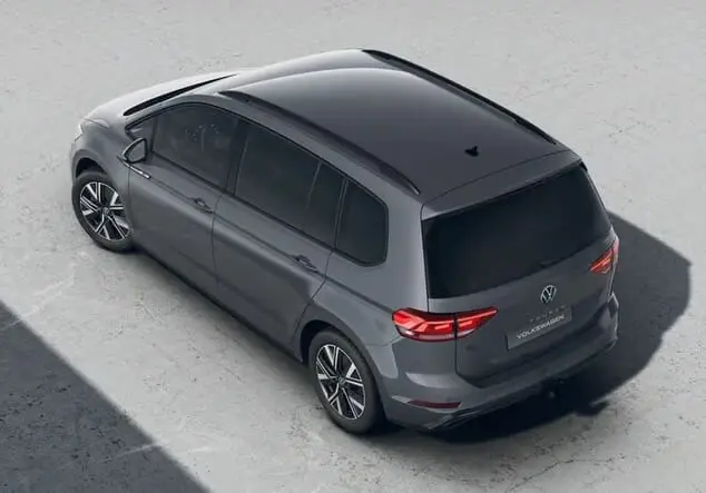 Angebotsdetails Volkswagen Touran Volkswagen Touran Highline R-Line 1.5 TSI 110 kW (150 PS) 7-Gang-DSG Grenadillschwarz Metallic