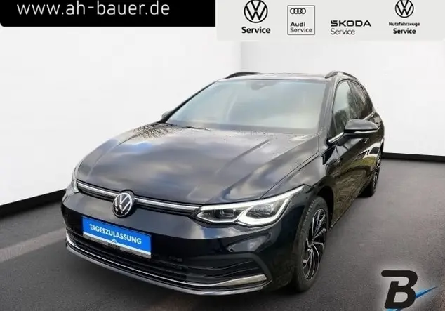 Angebotsdetails Volkswagen Golf VIII Variant 1.5 TSI Style LED.Plus+SHZ+NAV Schwarz