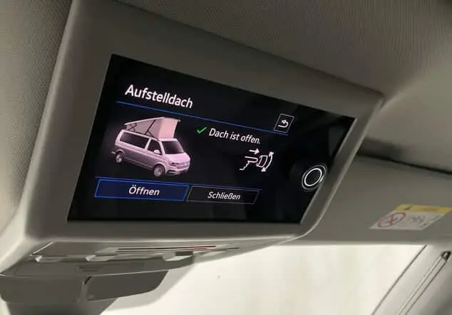 Angebotsdetails Volkswagen California T6.1 California OCEAN 2.0TDI 204PS NP.112T 4M ACC.AHK.STHZG.NAVI+VC.DCC.MARKISE Silber / Rot