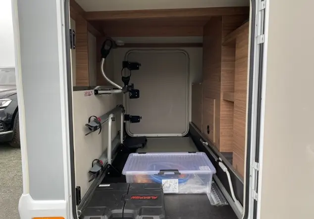 Angebotsdetails Volkswagen Knaus Van Ti 640 MEG Vansation 2.0 TDI Crafter Grau (Indiumgrau Metallic)