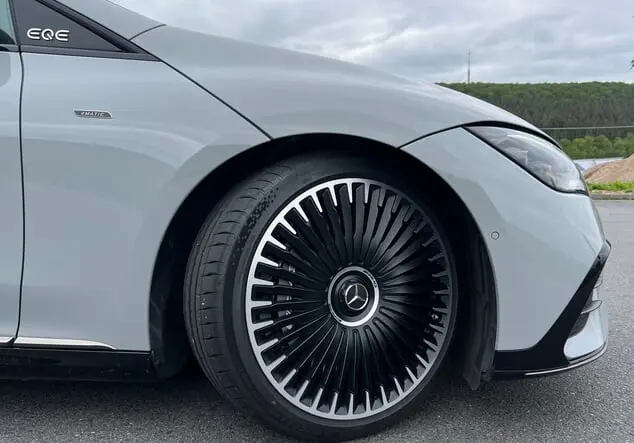 Angebotsdetails Mercedes-Benz EQE 43 4MATIC Alpingrau