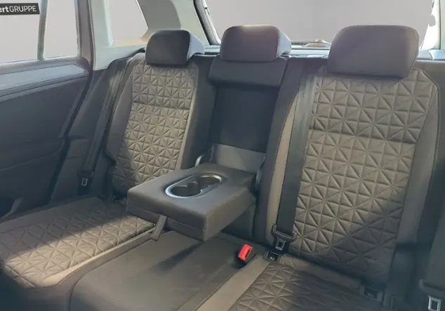 Angebotsdetails Volkswagen Tiguan 1.5TSI Life RfK MatrixLED Silber (Ivory Silver Metallic)