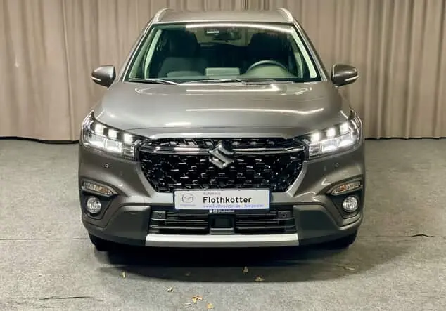 Angebotsdetails Suzuki S-Cross S-Cross 1.4 COMFORT Titan Dark Gray Pearl Metallic