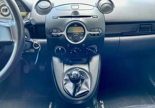Angebotsdetails Mazda 2 75PS *GÜNSTIGER KLEINWAGEN*KLIMA silber