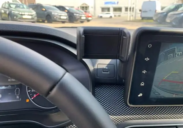 Angebotsdetails Dacia Sandero Journey TCe 90 Automatik Grau