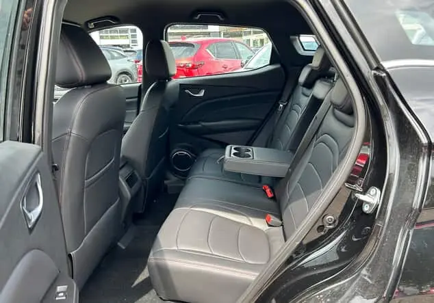Angebotsdetails DFSK Fengon 500 Comfort 1.5 AUT 2WD KAMERA+LEDER+PDC+BT schwarz