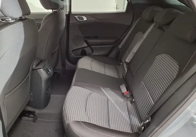 Angebotsdetails Kia XCeed Kia Xceed MY26 1.0 T-GDI MHEV 85 kW (115 PS) 7-Gang-DCT Lunarsilber Metallic