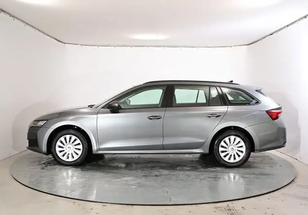 Angebotsdetails Skoda Octavia Combi Skoda Octavia Combi Essence 1.5 TSI 85 kW (116 PS) 7-Gang-DSG Graphite-Grau Metallic